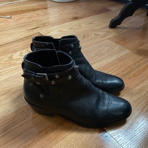 Leather black halogen bootie
